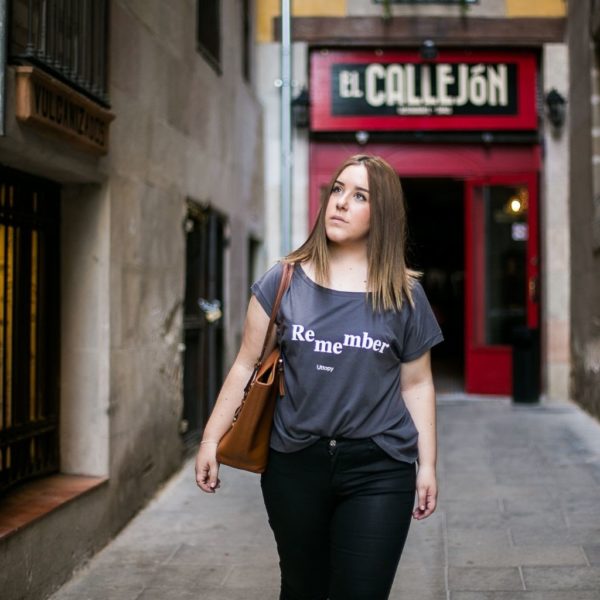 Camiseta Solidaria Oversized Mujer